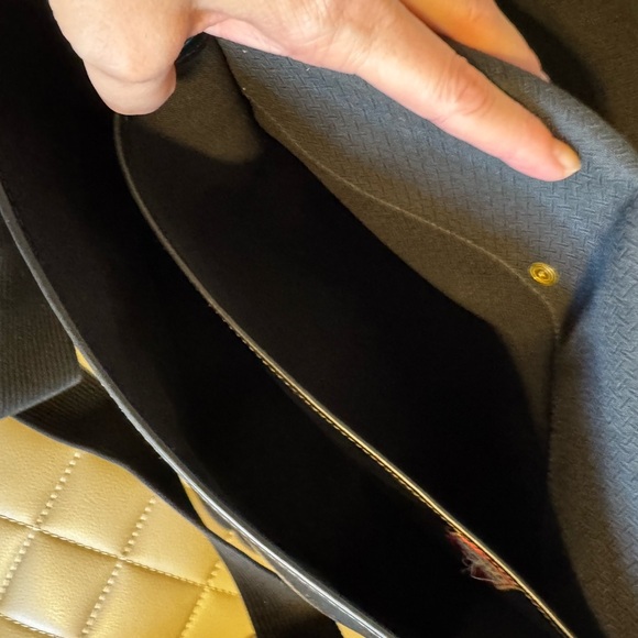 Dooney & Bourke Black Leather Trim Unisex Messenger Bag - Picture 7 of 8